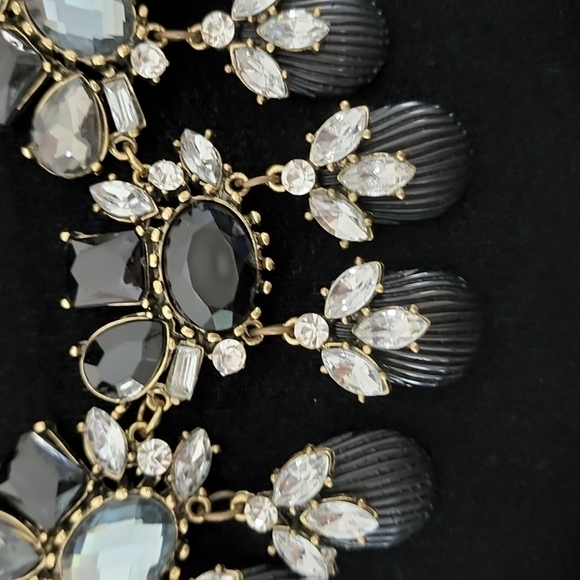 ELEGANT NECKLACE - Picture 3 of 5